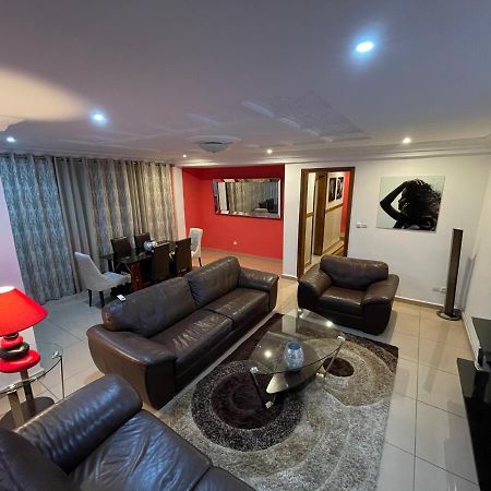 Homestay Appartement 2 Chambres Яунде Екстер'єр фото
