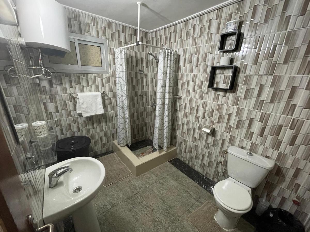 Homestay Appartement 2 Chambres Яунде Екстер'єр фото