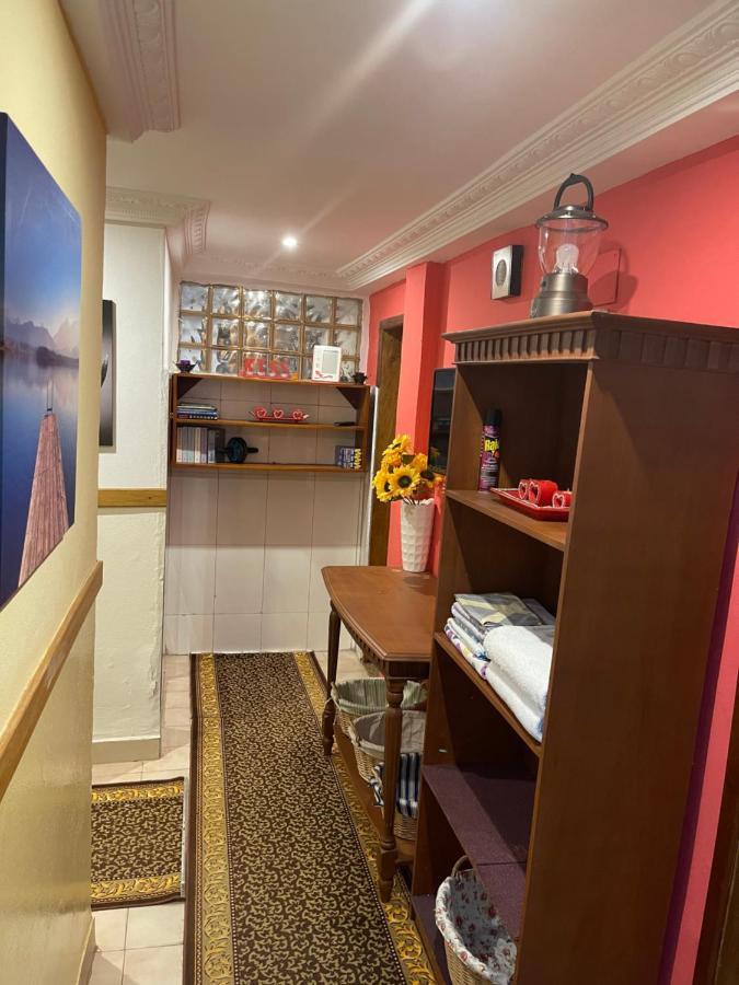 Homestay Appartement 2 Chambres Яунде Екстер'єр фото