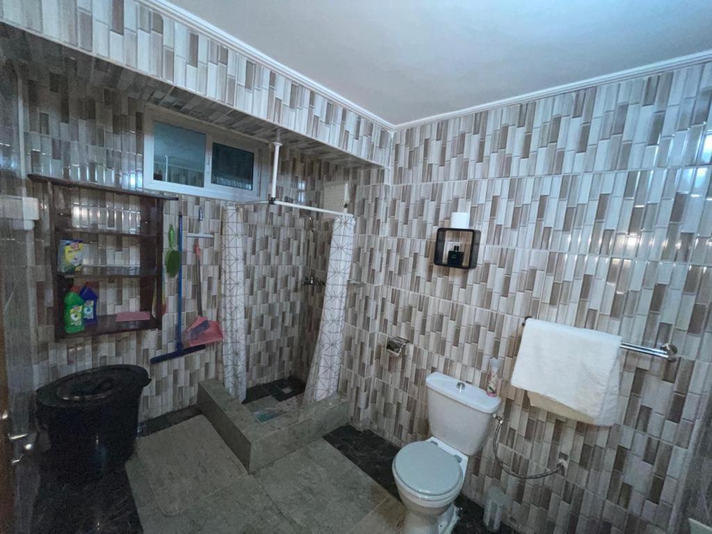 Homestay Appartement 2 Chambres Яунде Екстер'єр фото